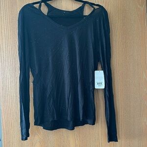 NWT Shape Active South Street V-Neck Tee